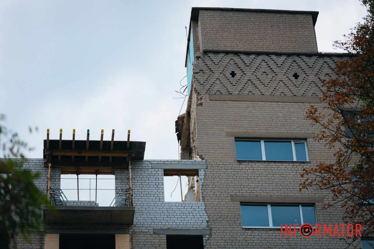 В Днепре на Эдеиды начали восстанавливать многоэтажное здание, в которое в феврале попал Шахед 8