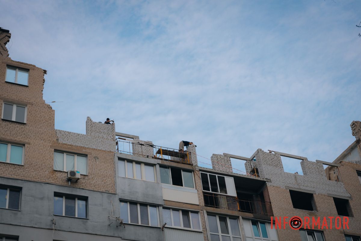 В Днепре на Эдеиды начали восстанавливать многоэтажное здание, в которое в феврале попал 