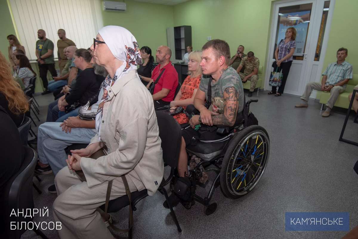 Открыли Центр социальной поддержки Защитников и Защитниц и их семей: в Каменское приехал глава ДнепрОВА Сергей Лысак 1