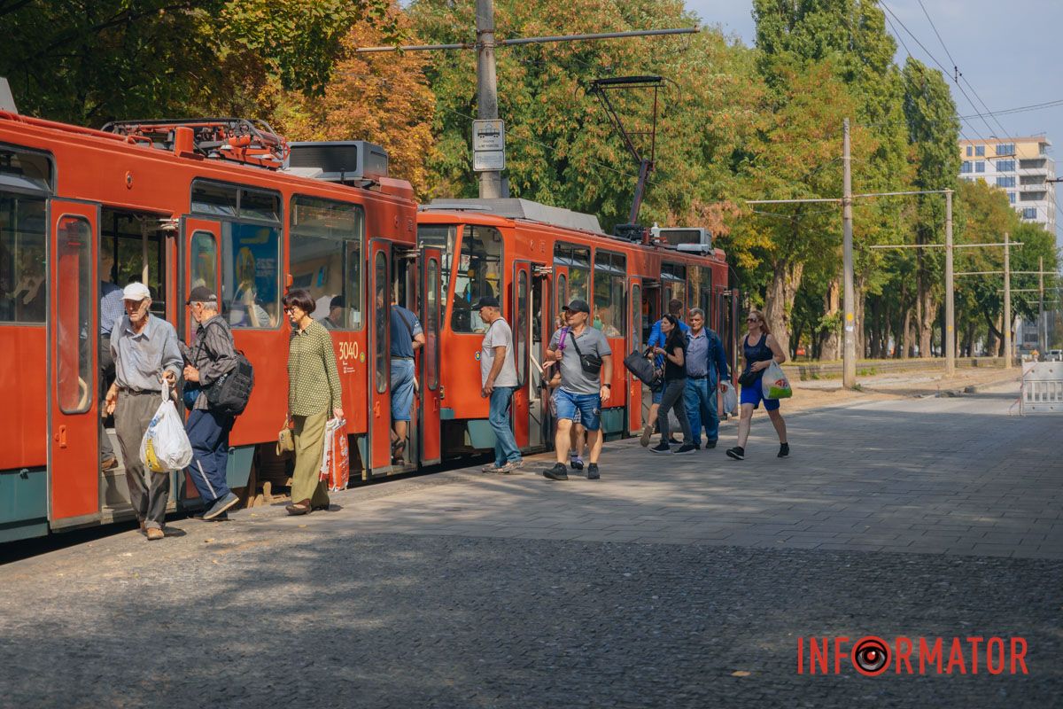 У Дніпрі на Соборній площі з'явилася перша “віденська” платформа 22