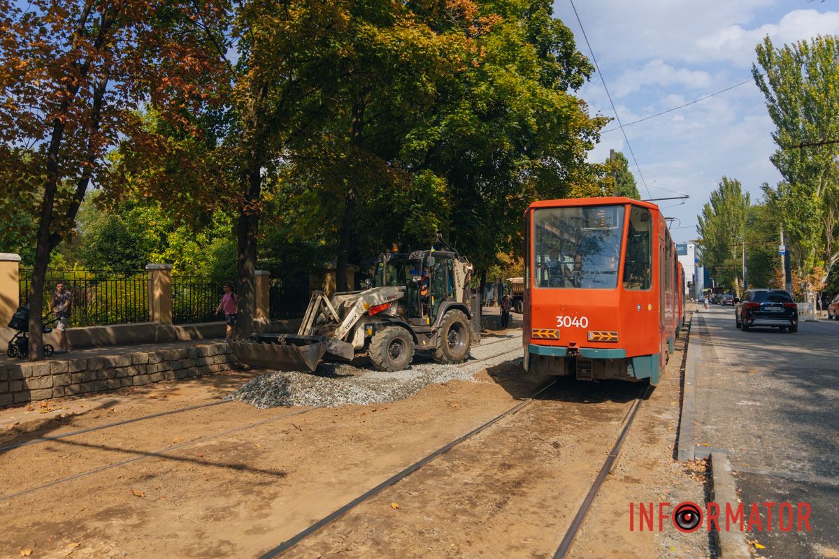 У Дніпрі на Соборній площі з'явилася перша “віденська” платформа 19