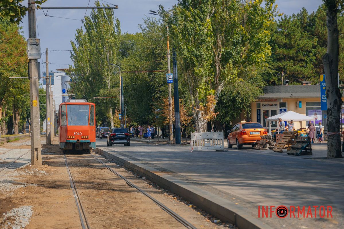 У Дніпрі на Соборній площі з'явилася перша “віденська” платформа 18