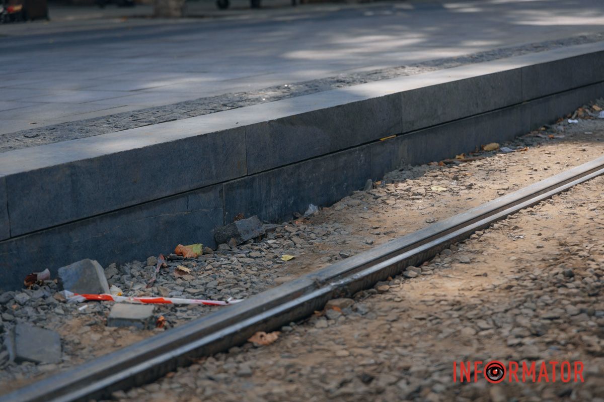 У Дніпрі на Соборній площі з'явилася перша “віденська” платформа 16