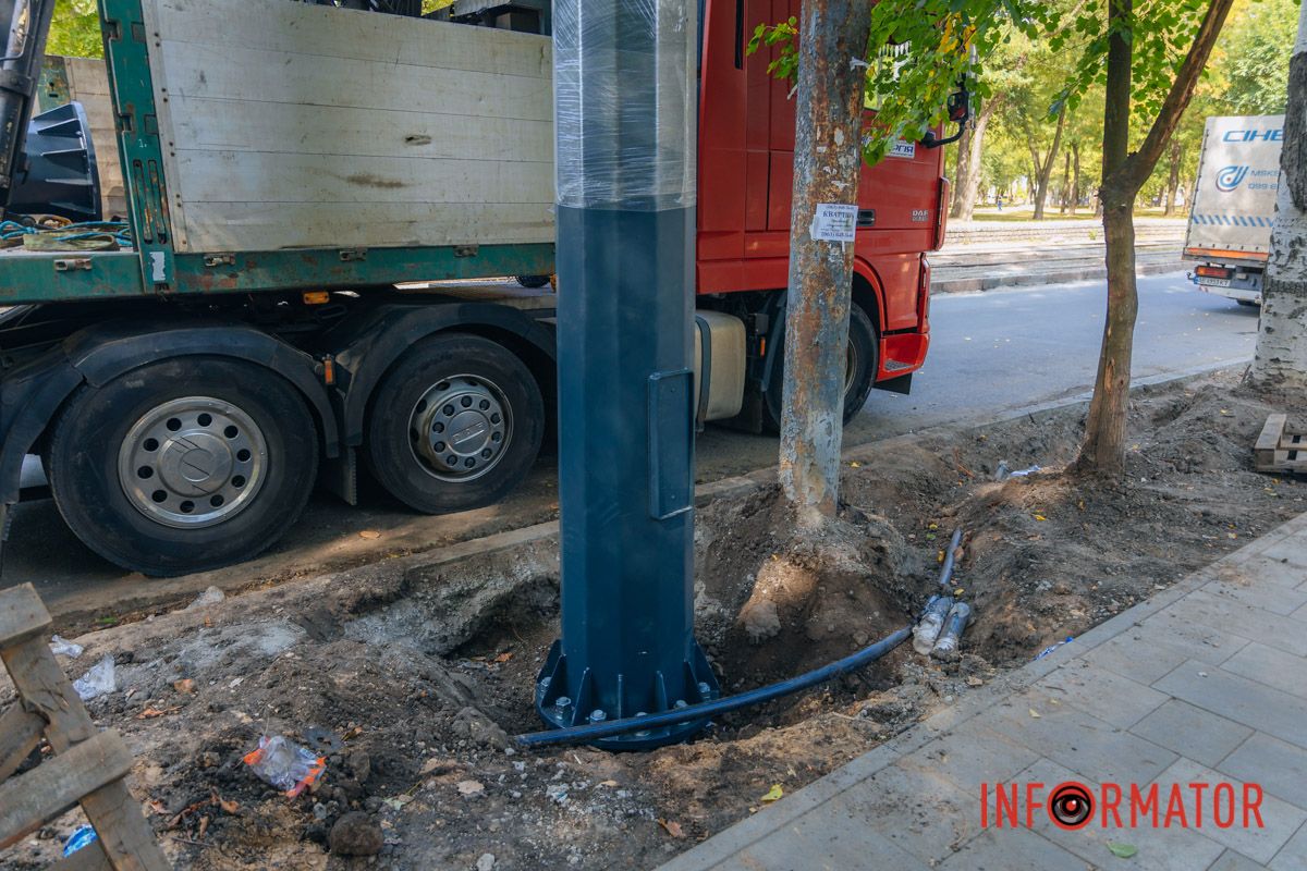 У Дніпрі на Соборній площі з'явилася перша “віденська” платформа 2