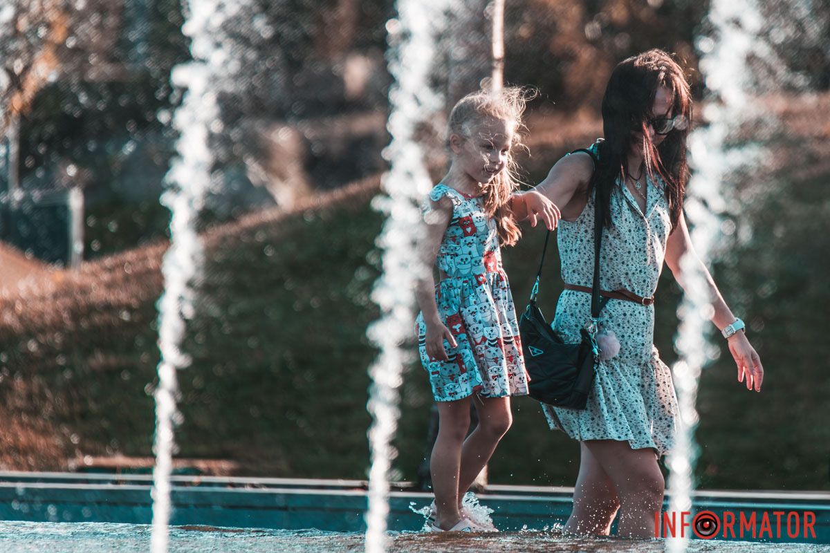 З-під вітрів доріг до теплоти