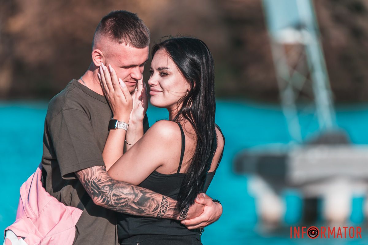 Лину привітатися в поклоні.