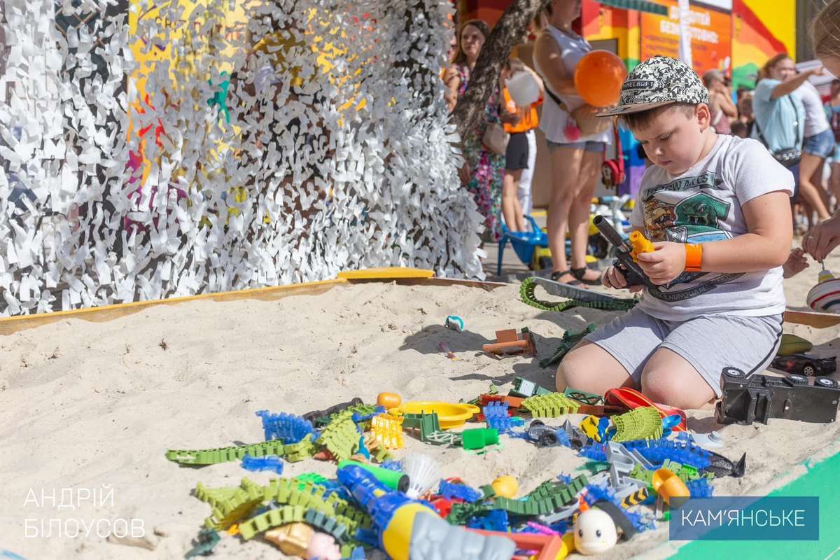 Это уже второй подобный волонтерский центр в городе Направлен на работу с детьми: в Каменском открылся «Волонтерский центр» 3