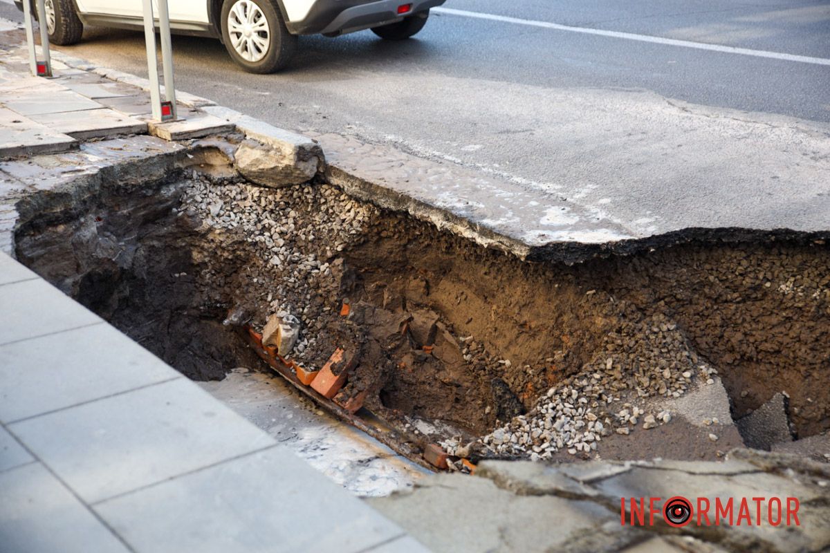 У Дніпрі на Харківській на дорозі утворився “портал”: рух ускладнено 4