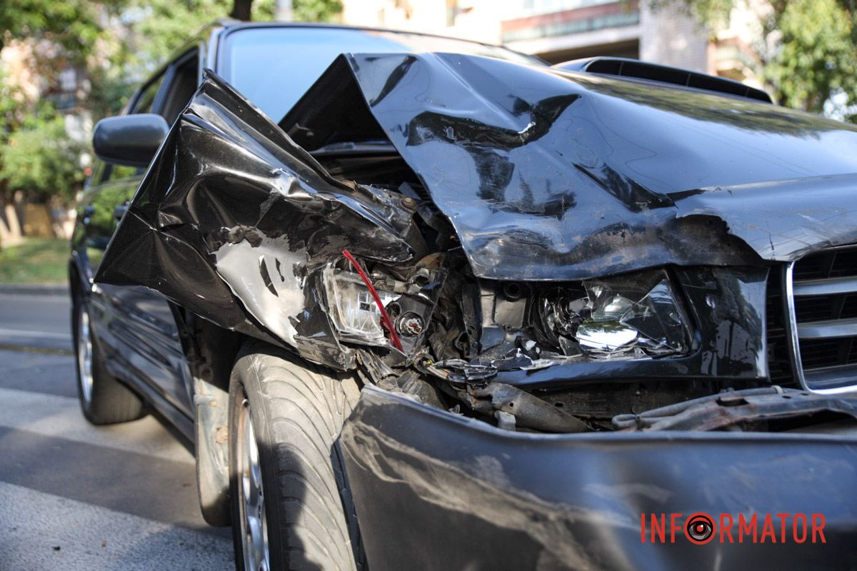 У Дніпрі на Степана Бандери зіткнулися Kia, Subaru та Baic: рух ускладнено 4