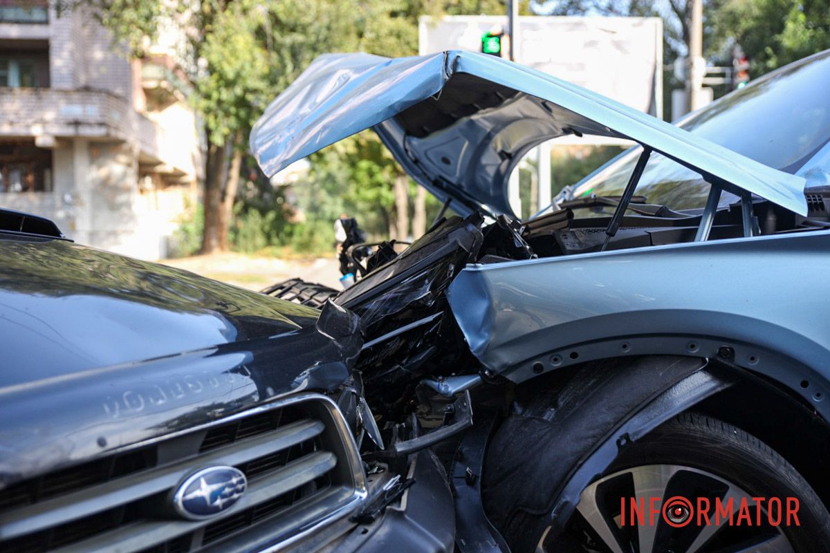У Дніпрі на Степана Бандери зіткнулися Kia, Subaru та Baic: рух ускладнено 5
