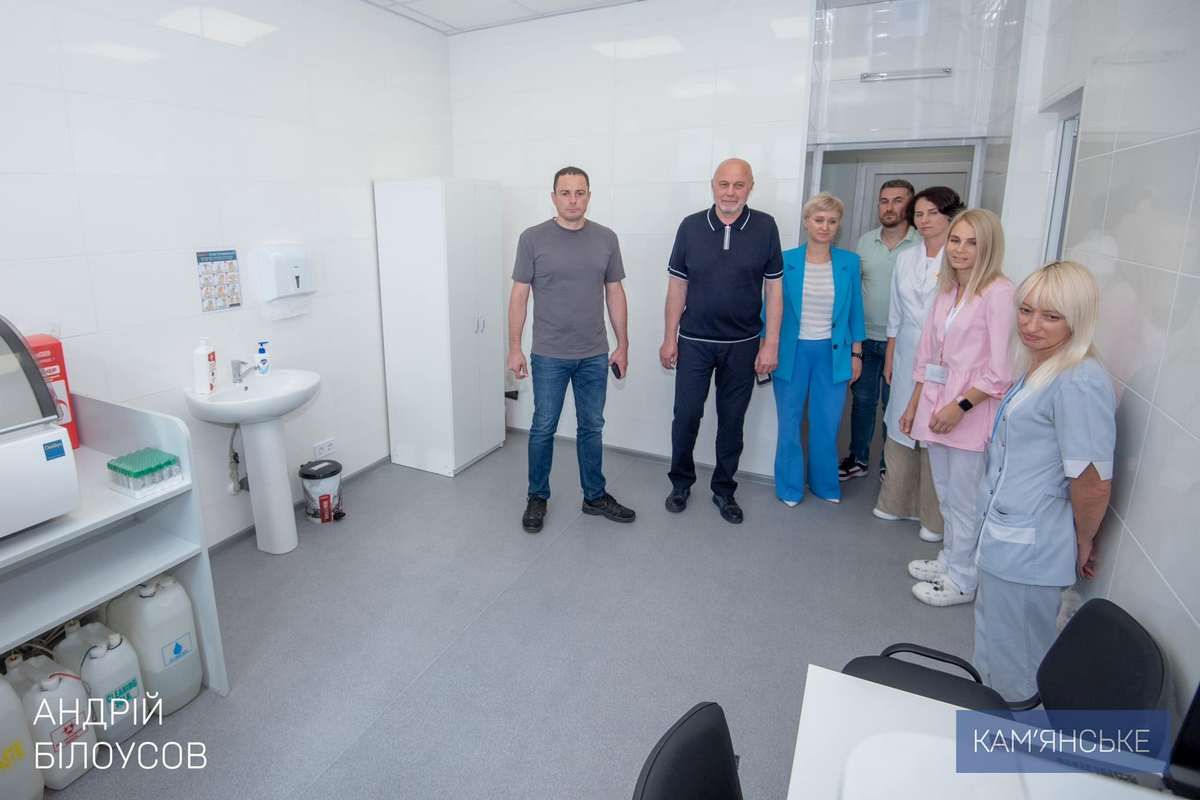 У Кам‘янському до Дня міста відкрили після ремонту відділення у двох лікарнях 3