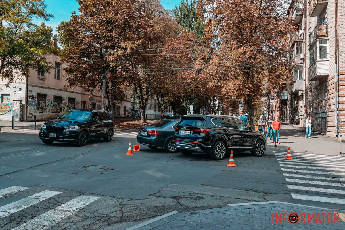 У Дніпрі на Старокозацій Hyundai зіткнувся з Kia: зайнята смуга руху 5