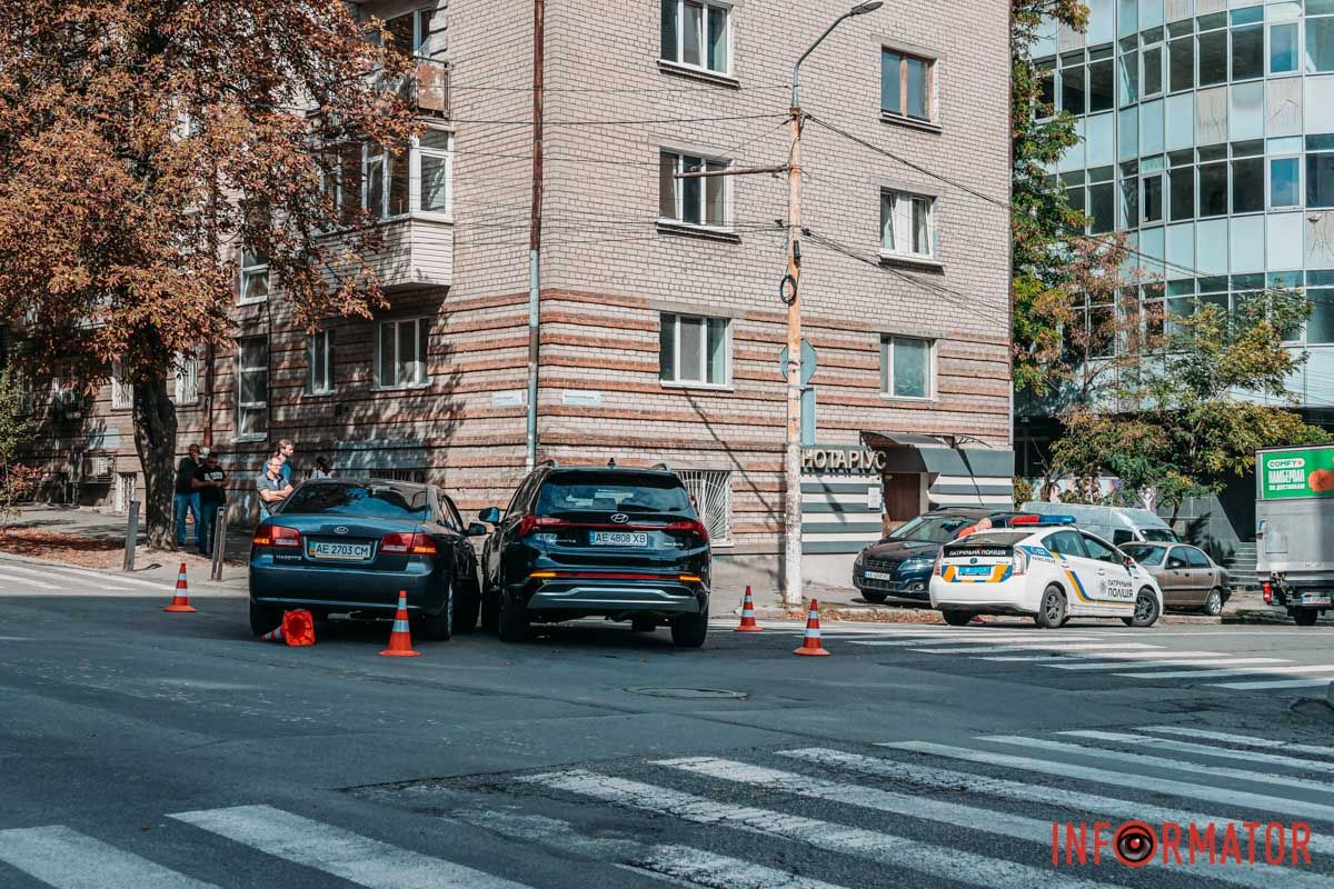 У Дніпрі на Старокозацій Hyundai зіткнувся з Kia: зайнята смуга руху 6