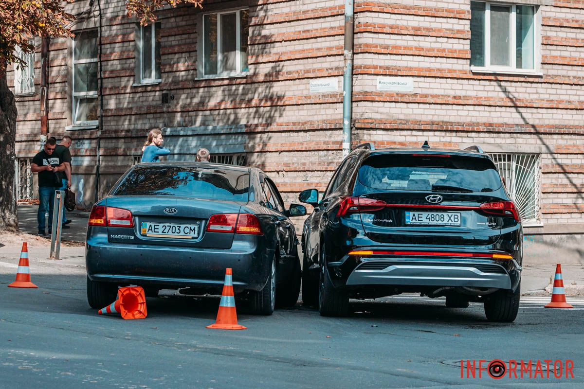 У Дніпрі на Старокозацій Hyundai зіткнувся з Kia: зайнята смуга руху 9