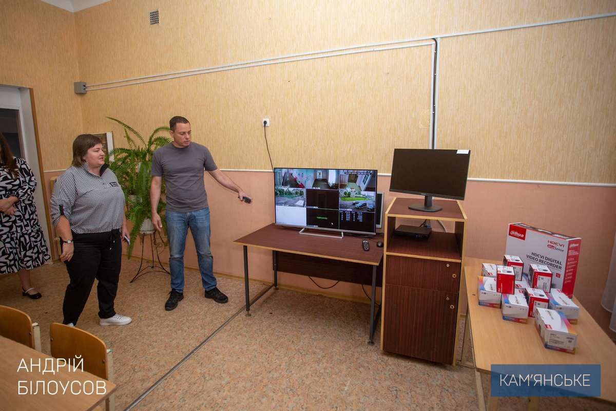 В среду, 18 сентября, городской голова объехал учебные заведения Проект «Офицер образовательной безопасности»: в школах Каменского дежурит полиция 2