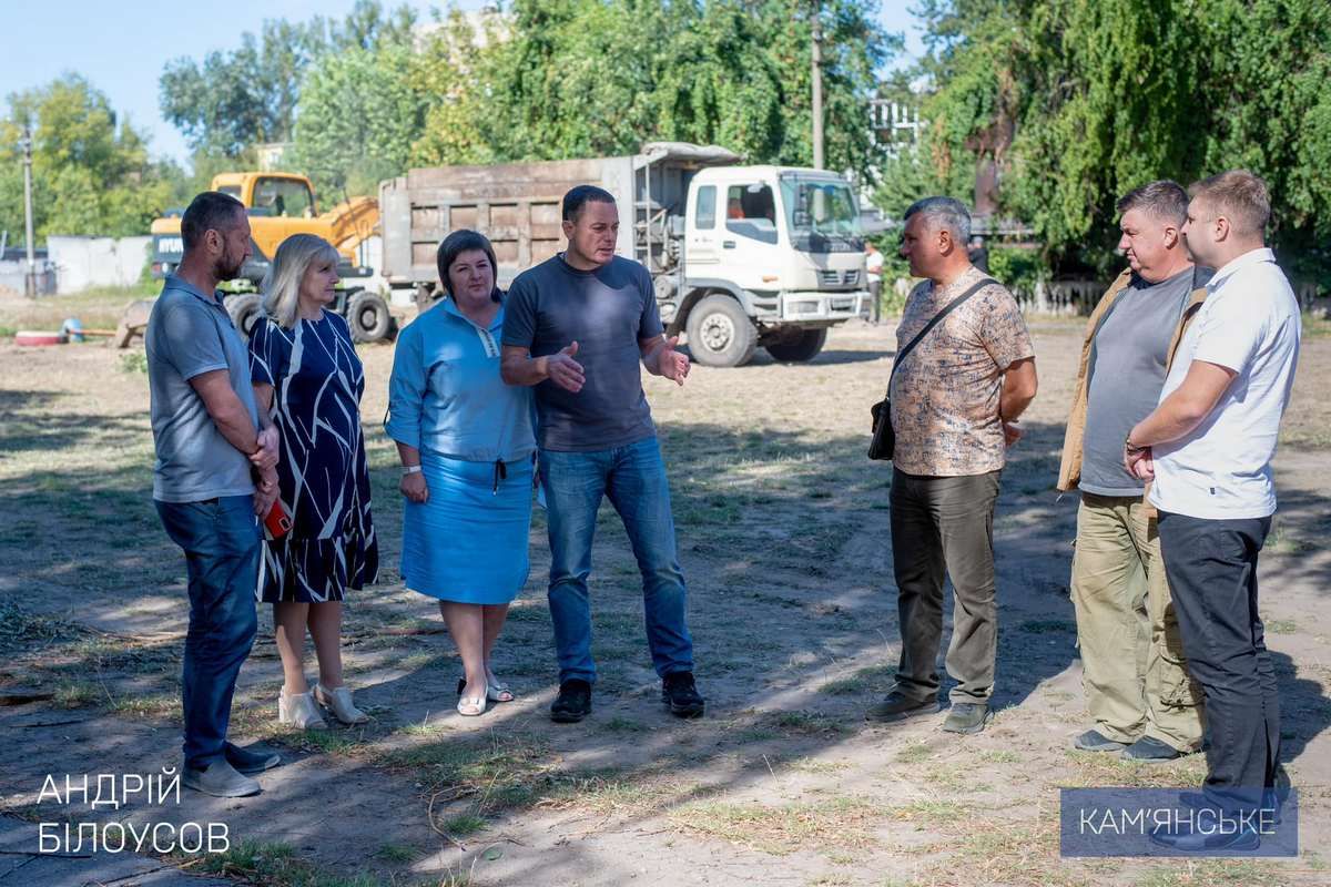 Існуючих сховищ недостатньо: у Кам’янському розпочали будівництво з нуля укриттів у двох навчальних закладах 2