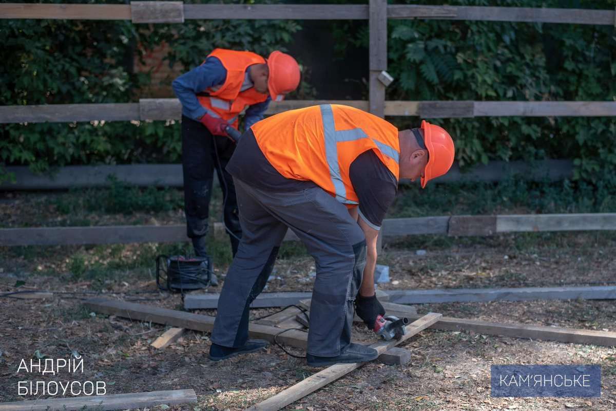 Існуючих сховищ недостатньо: у Кам’янському розпочали будівництво з нуля укриттів у двох навчальних закладах 6
