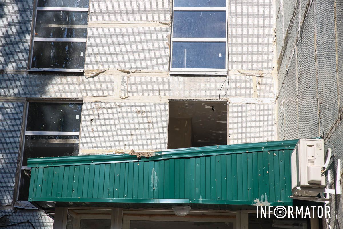 Фото: Андрій Шушпан Пошкоджені будівлі: як виглядає місце ворожого удару у Дніпрі 8