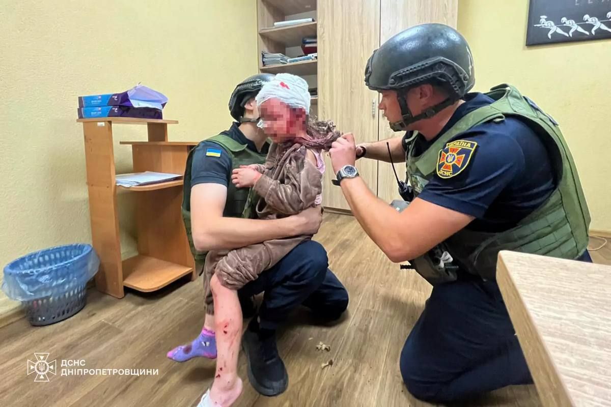 21 вересня війська рф поцілили дроном-камікадзе по машині, в якій були люди. Загинули 12-річна дівчинка та 25-річна жінка 21 вересня війська рф поцілили дроном-камікадзе по машині, в якій були люди. Загинули 12-річна дівчинка та 25-річна жінка