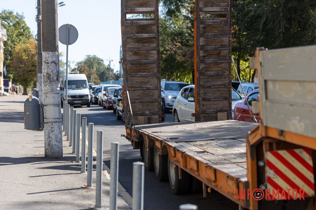 У Дніпрі на проспекті Яворницького виник затор: тролейбуси та автобуси у бік центру затримуються 4