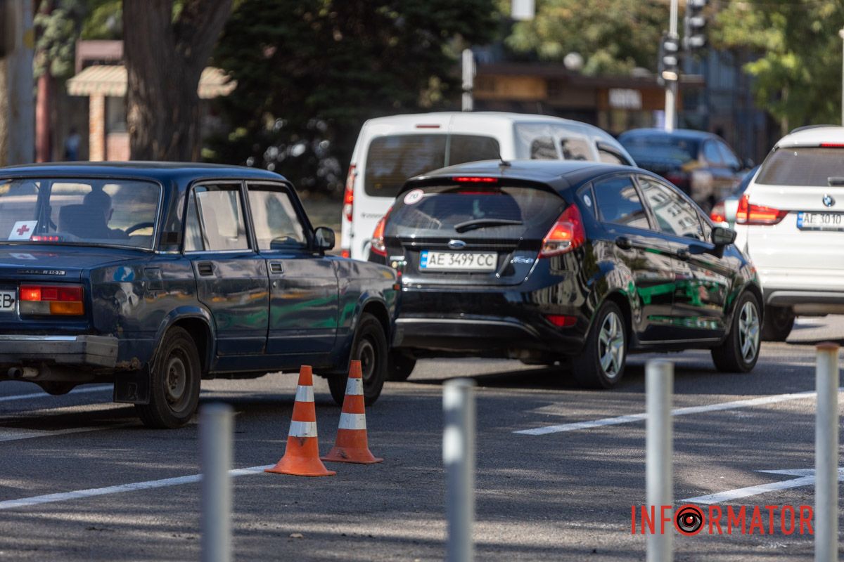 У Дніпрі на проспекті Яворницького виник затор: тролейбуси та автобуси у бік центру затримуються 3