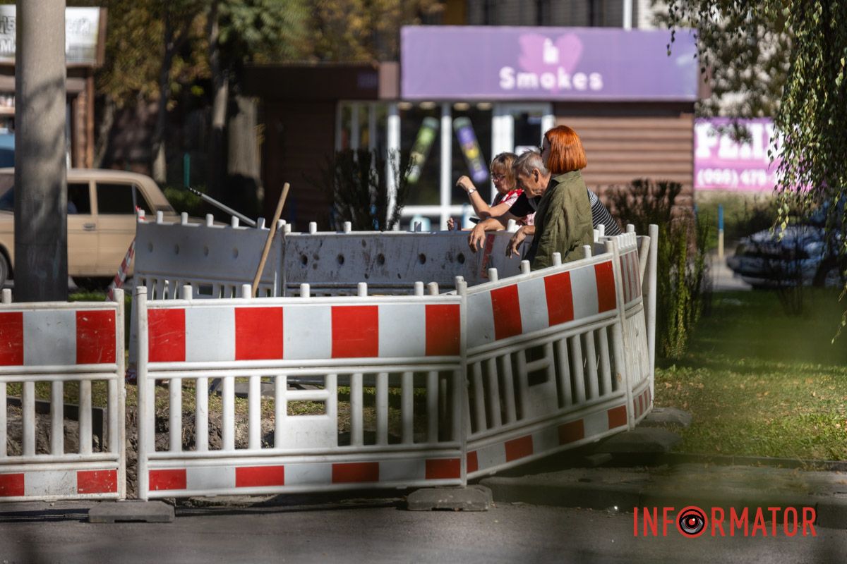 Территория у кольцевой развязки полностью ограждена В Днепре на Старочумацкой завершают 2 этап ремонта коллектора 21