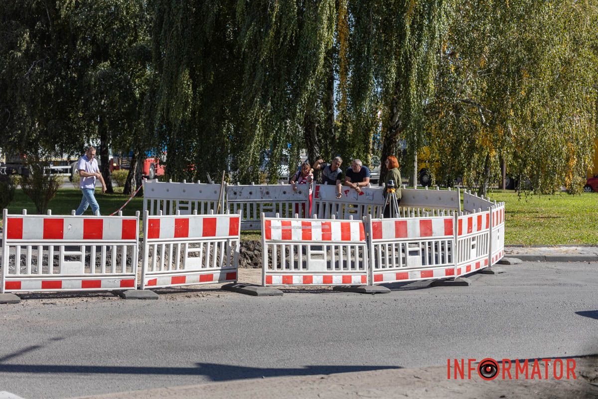 Заменяют 60 метров трубопровода В Днепре на Старочумацкой завершают 2 этап ремонта коллектора 15