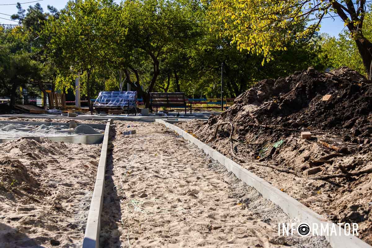 Фото - Дмитро Федоров У Дніпрі на Сонячній Набережній створюють новий сквер поруч із занедбаним дитячим майданчиком: як це виглядає 16