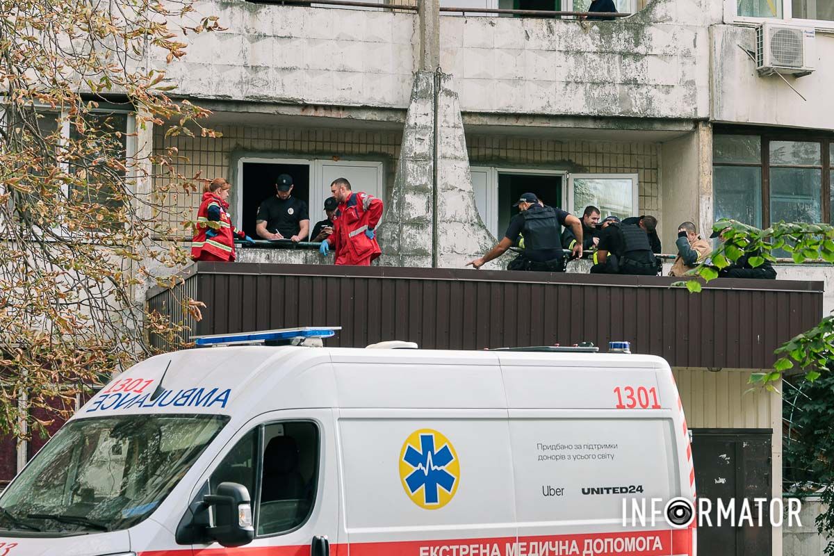 Реанімаційні заходи не допомогли У Дніпрі на проспекті Героїв жінка впала з багатоповерхівки 5