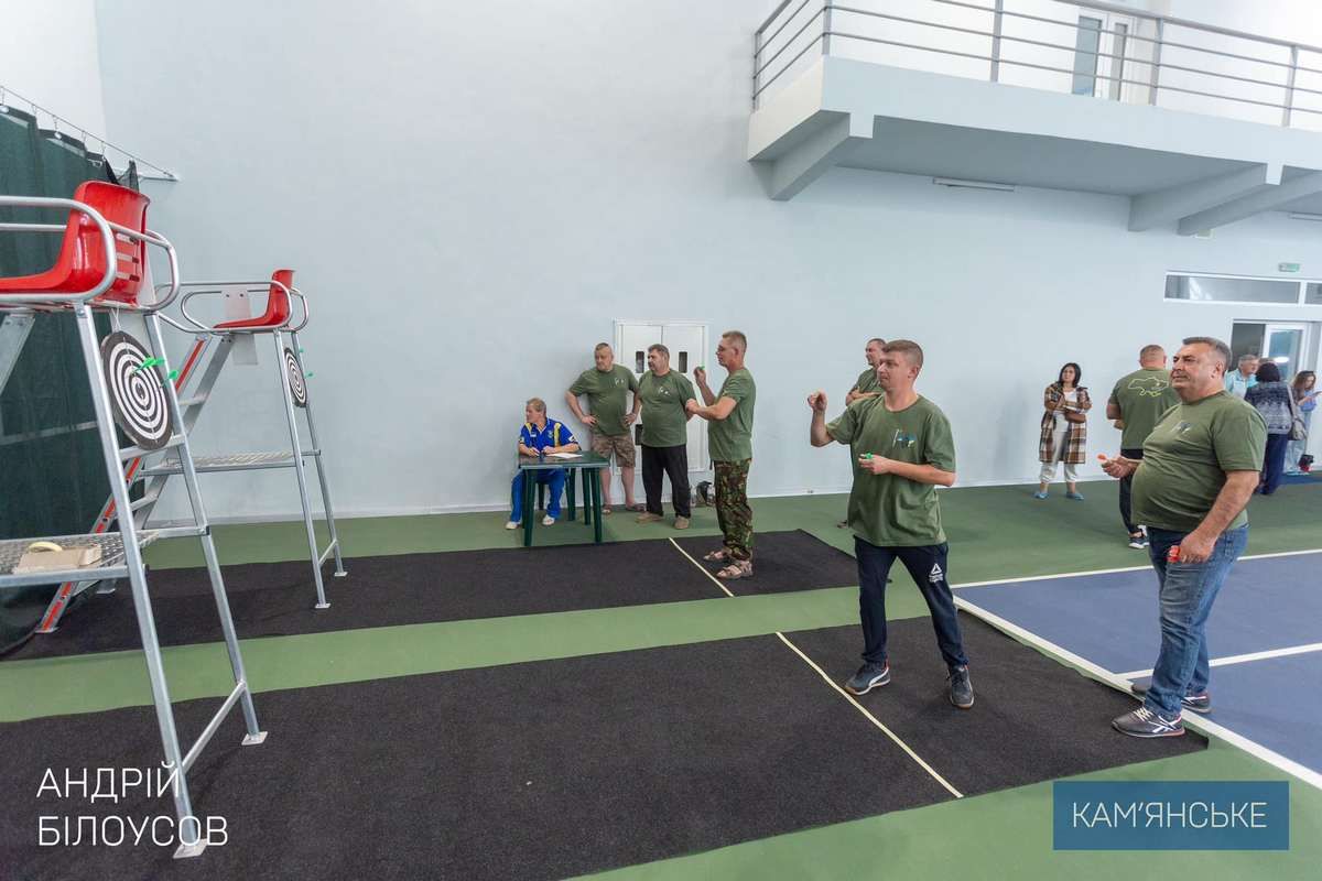 Ветерани війни, військовослужбовці, правоохоронці, поранені воїни та родини Захисників До Дня Захисників і Захисниць України: у Кам’янському відбувся захід «Незламний народ незламної країни!» 5