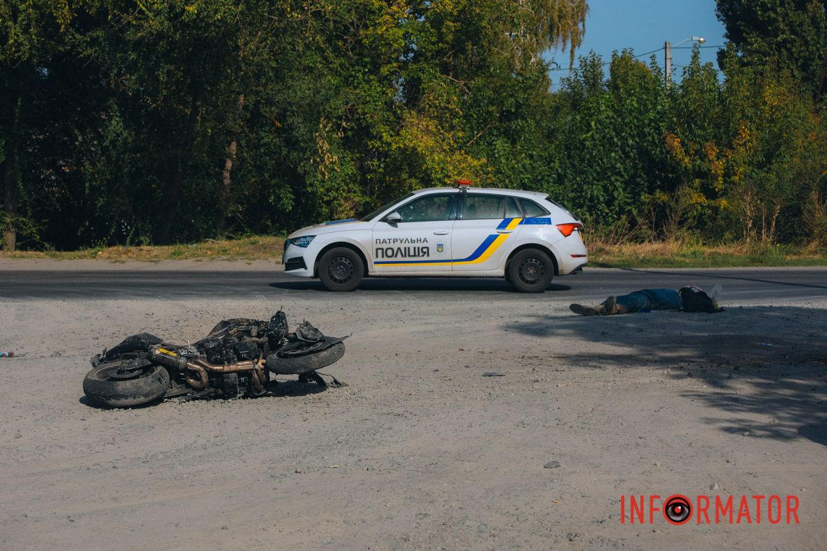 У Дніпрі на Самарському узвозі зіштовхнулися ЗАЗ та мотоцикліст: водій двоколісного загинув 6