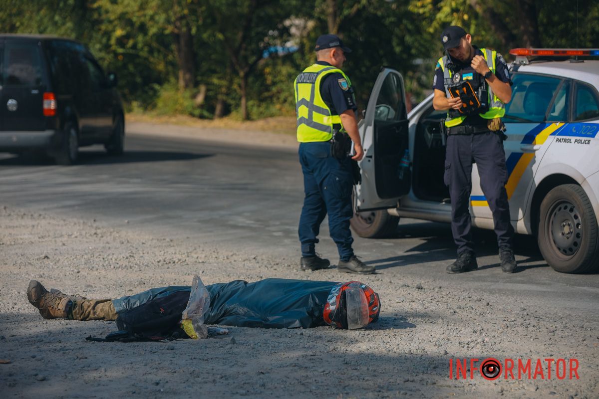 У Дніпрі на Самарському узвозі зіштовхнулися ЗАЗ та мотоцикліст: водій двоколісного загинув 4