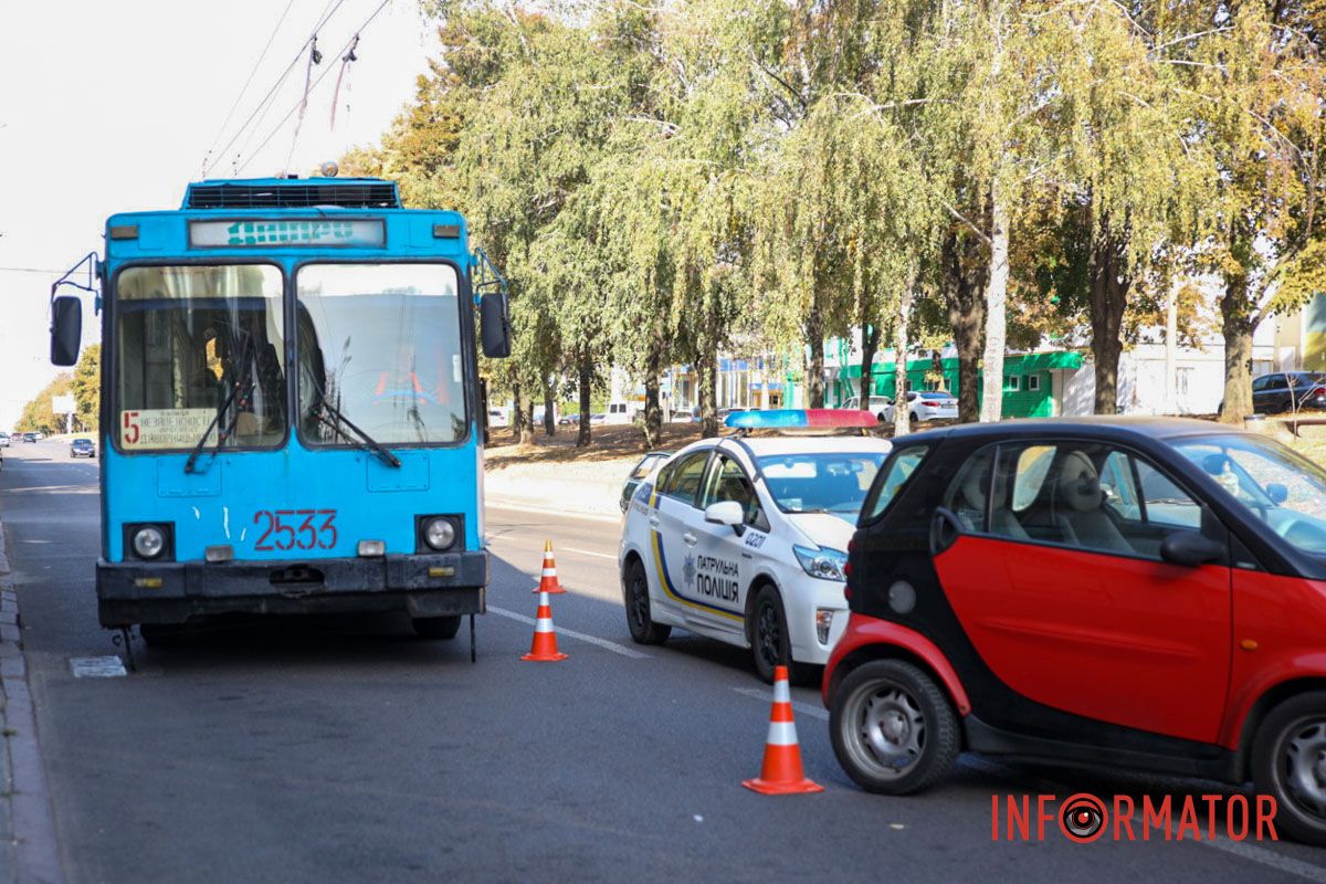 Столкнулись два автомобиля Mercedes и Smart Столкнулись два автомобиля Mercedes и Smart