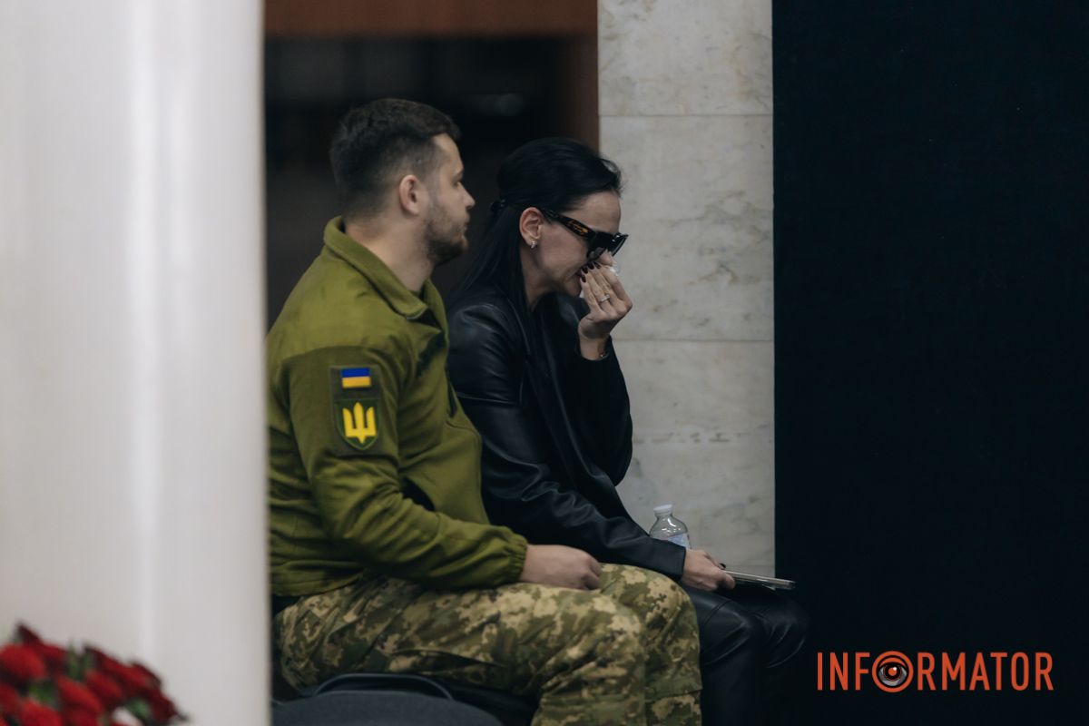 В Днепре сотни людей пришли попрощаться с бывшим заместителем городского головы Михаилом Лысенко 2