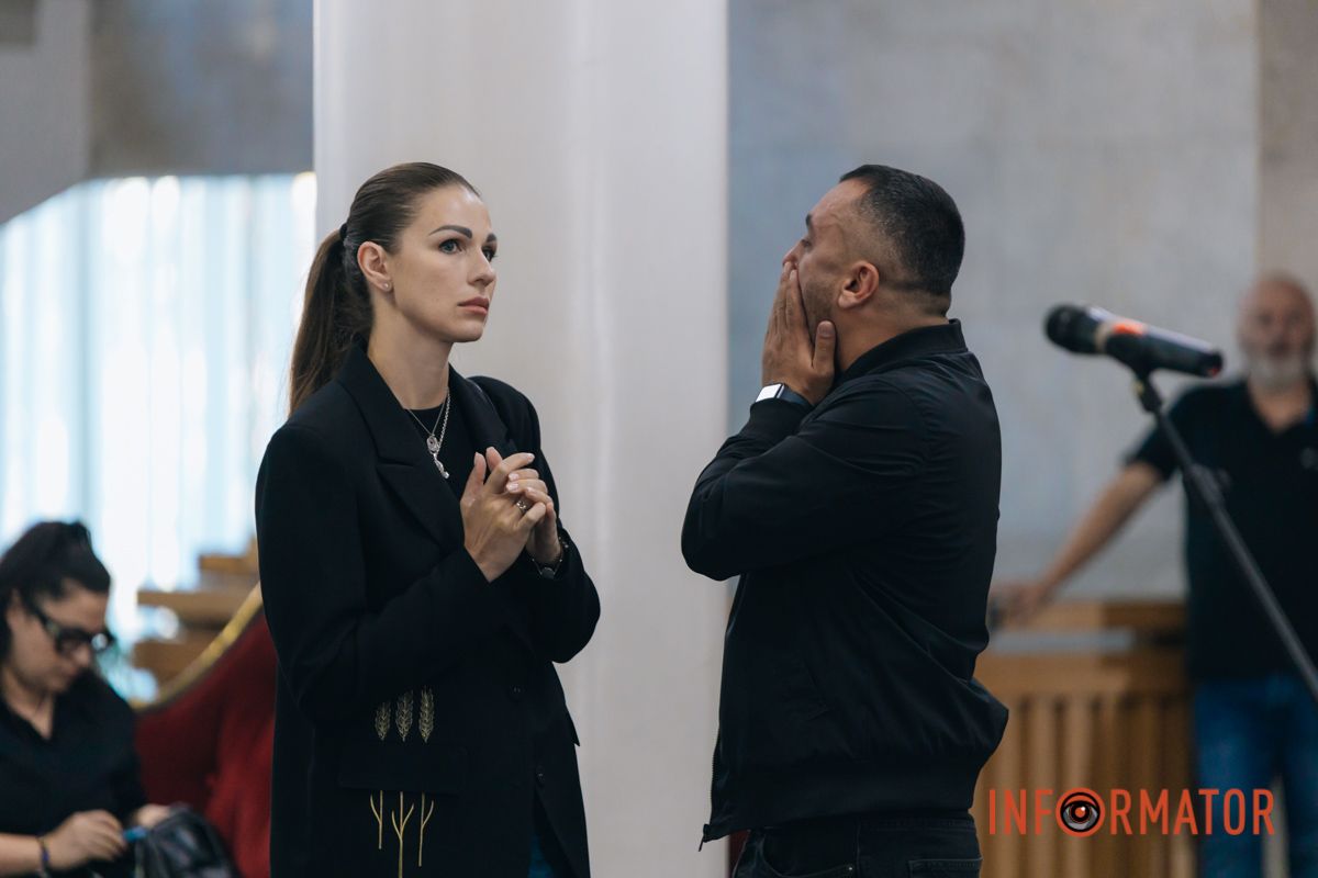 В Днепре сотни людей пришли попрощаться с бывшим заместителем городского головы Михаилом Лысенко 67