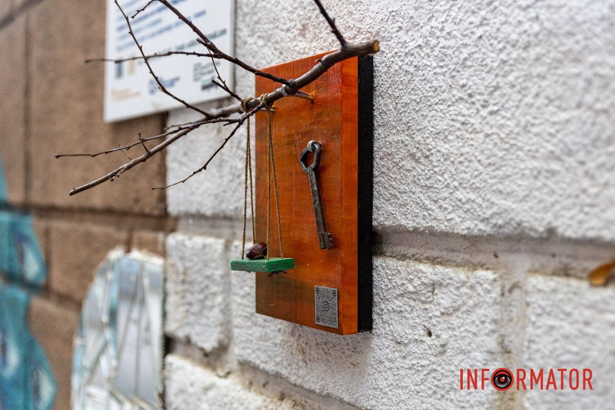 Цей проєкт — довгострокова ініціатива, присвячена збереженню історій внутрішньо переміщених осіб і біженців, які втратили домівки через війну Цей проєкт — довгострокова ініціатива, присвячена збереженню історій внутрішньо переміщених осіб і біженців, які втратили домівки через війну