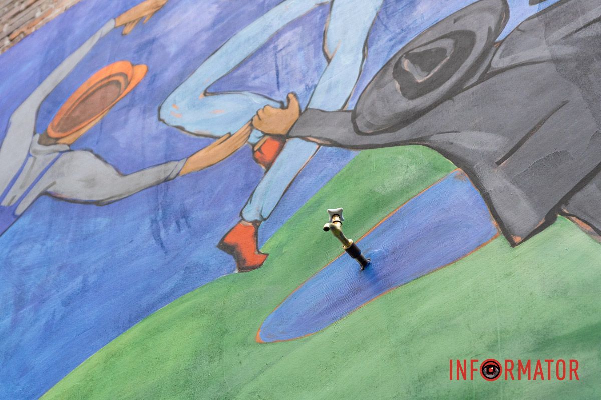 Він евакуювався до Дніпра з Луганської області Він евакуювався до Дніпра з Луганської області