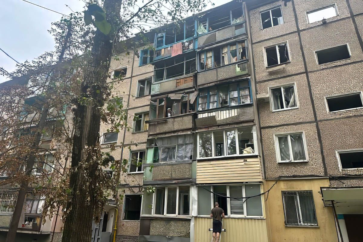 Є влучання у п'ятиповерхівку, інфраструктурний об'єкт та газовід Є влучання у п'ятиповерхівку, інфраструктурний об'єкт та газовід