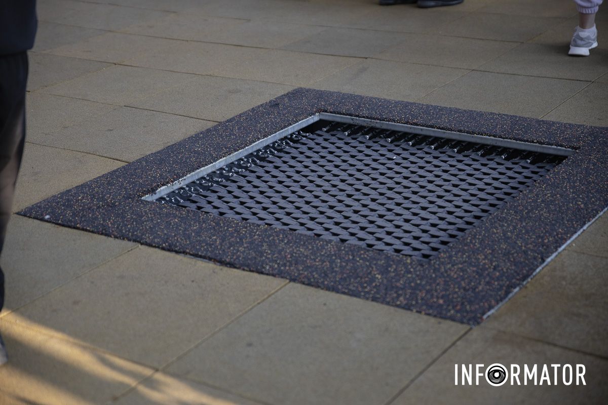 Оригинальные качели, батуты и зеленая зона отдыха: как выглядит новый сквер на Донецком шоссе в Днепре 26