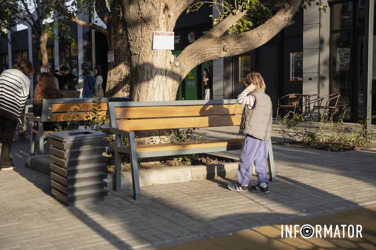 Оригинальные качели, батуты и зеленая зона отдыха: как выглядит новый сквер на Донецком шоссе в Днепре 25