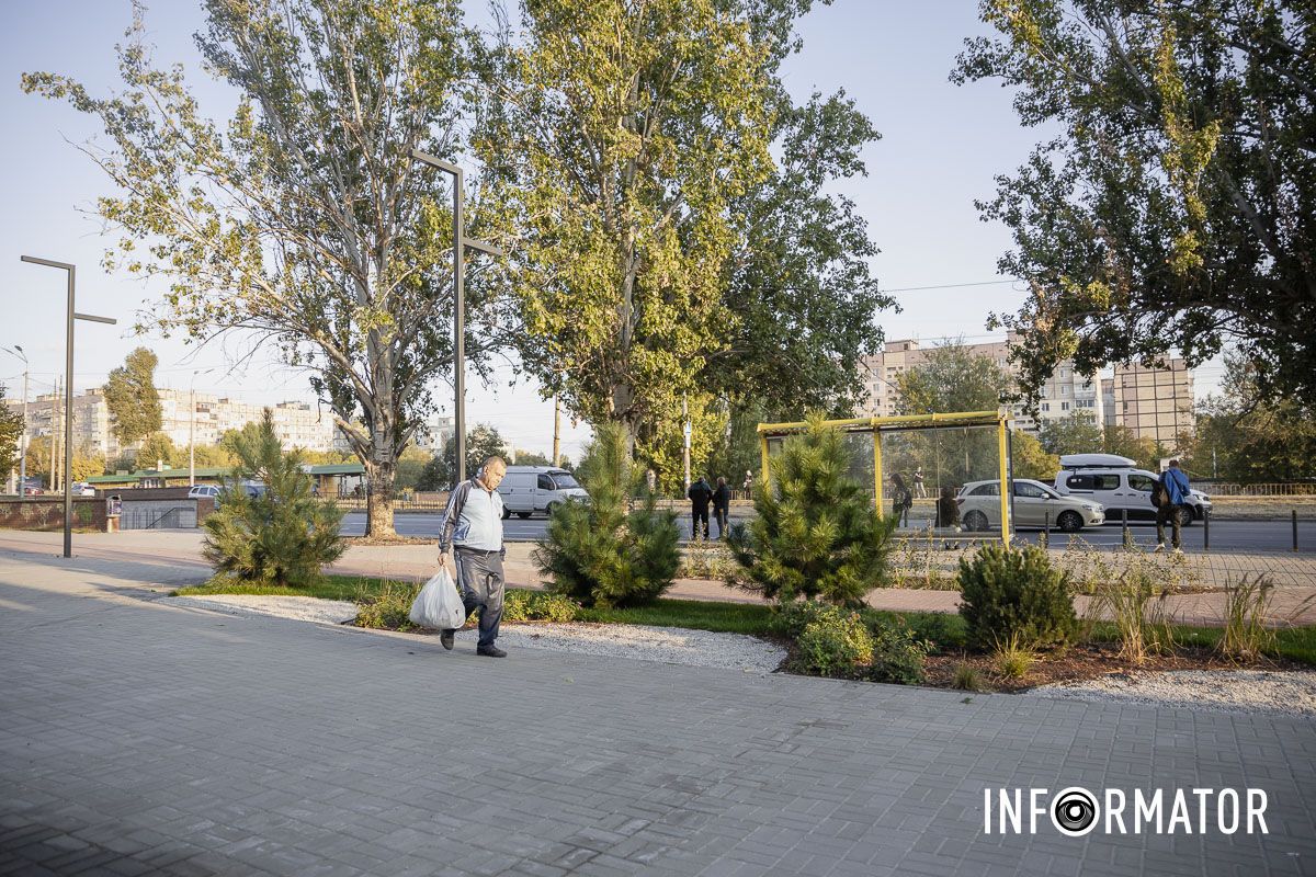 Оригинальные качели, батуты и зеленая зона отдыха: как выглядит новый сквер на Донецком шоссе в Днепре 5