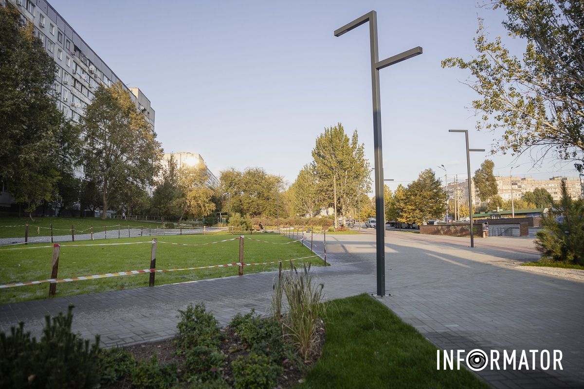 Оригинальные качели, батуты и зеленая зона отдыха: как выглядит новый сквер на Донецком шоссе в Днепре 4