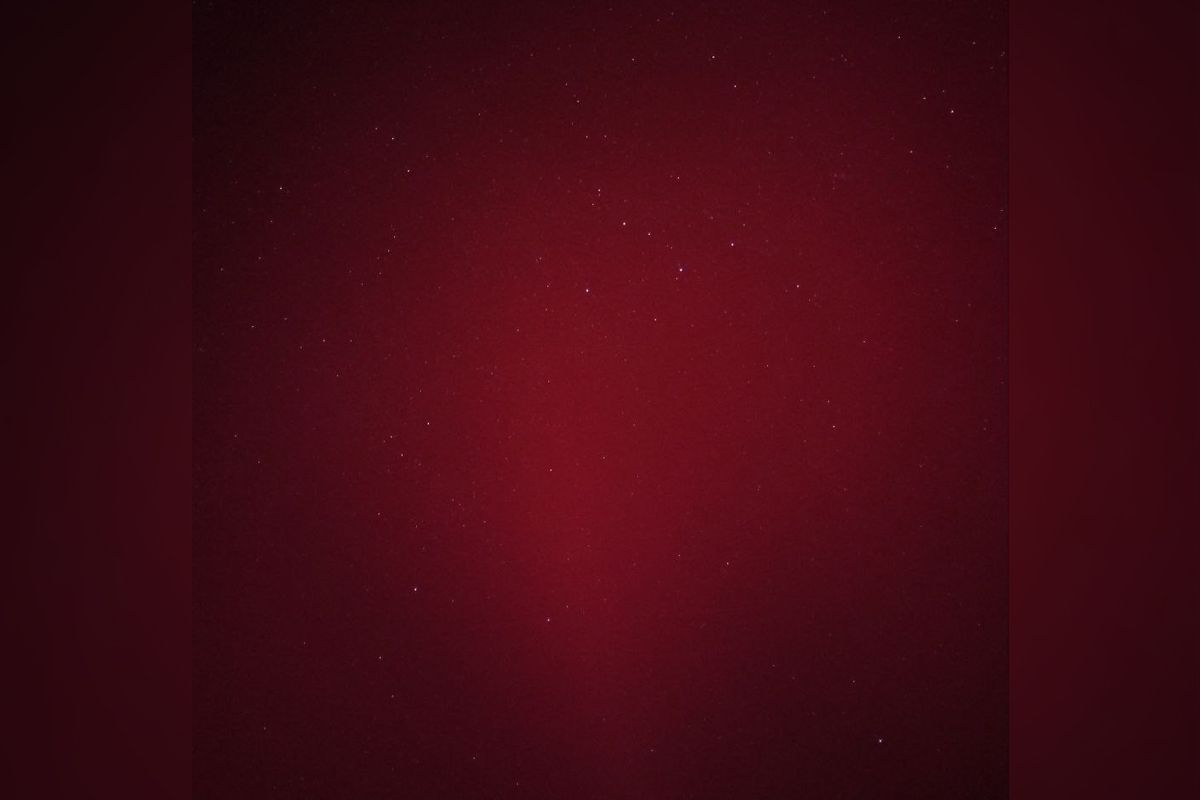 Космическая красота: в небе над Днепром увидели северное сияние 7