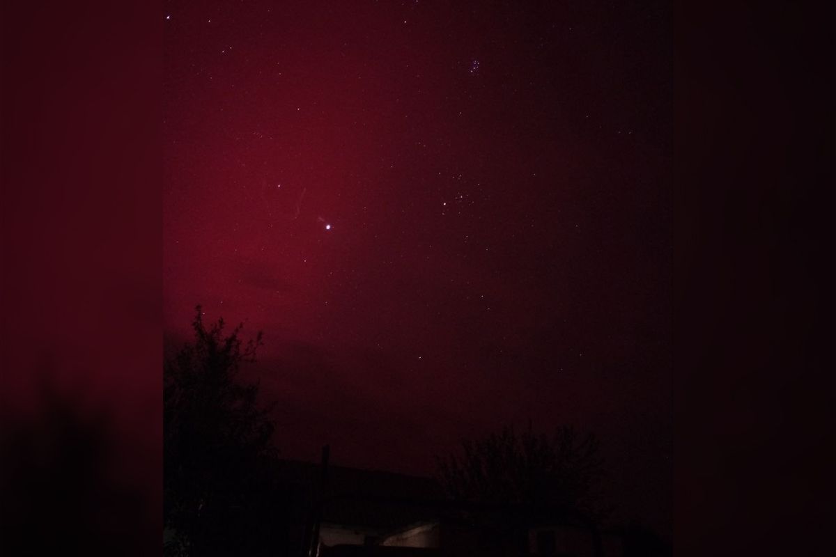 Космическая красота: в небе над Днепром увидели северное сияние 5