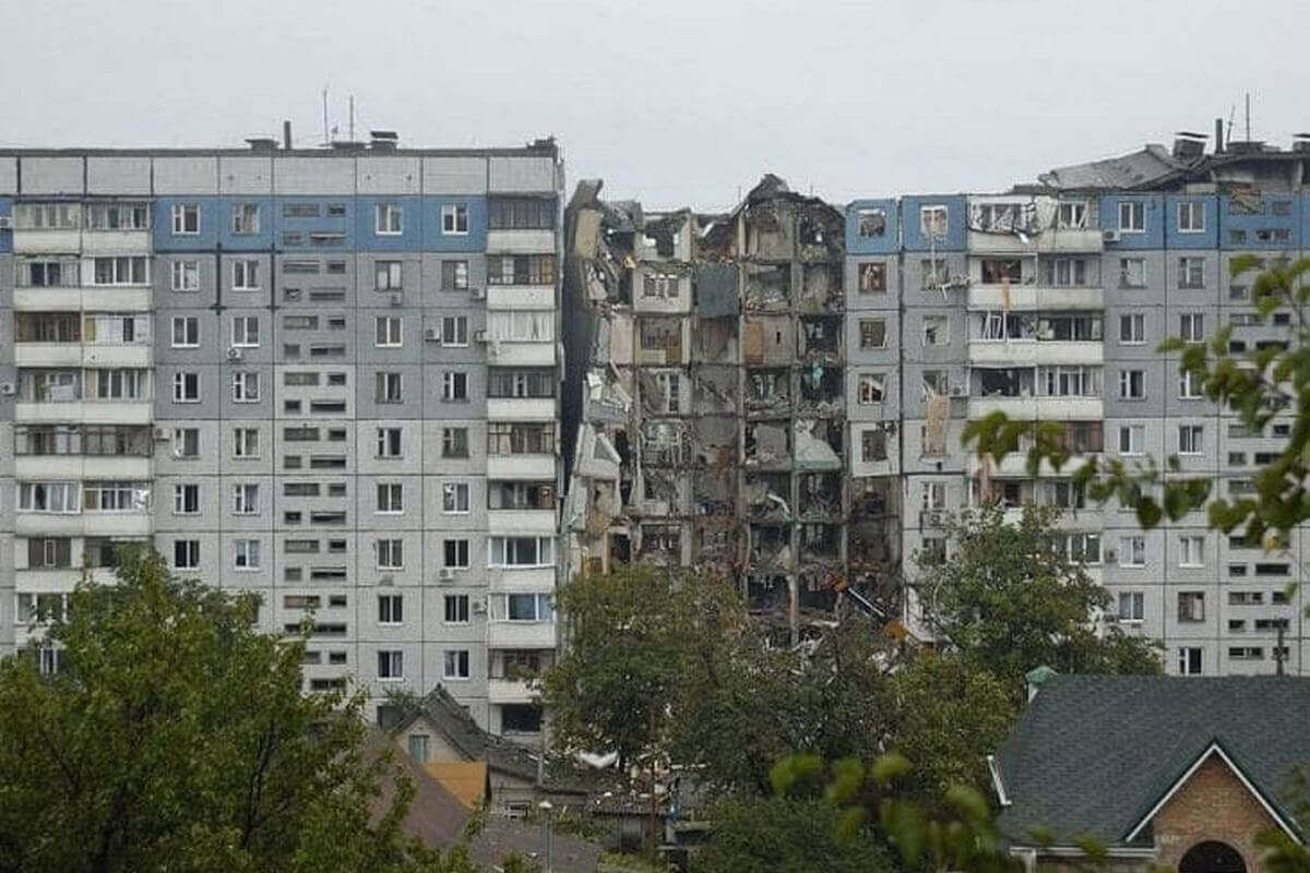 У неділю, 13 жовтня, минає 17 років від трагічного вибуху газу у багатоповерхівці на вулиці Мандриківській у Дніпрі 23 загиблих та понад 400 постраждалих: 17-та річниця трагедії на Мандриківській у Дніпрі 1
