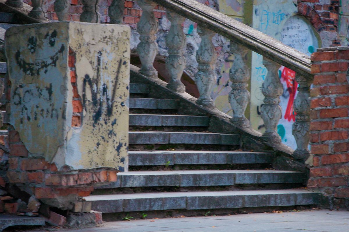 Ее нам рассказывает гидес Леся Логашова "Среди нас живут потомки Александра Калиостро": 2 часть тайн дворца Потемкина в Днепре 2