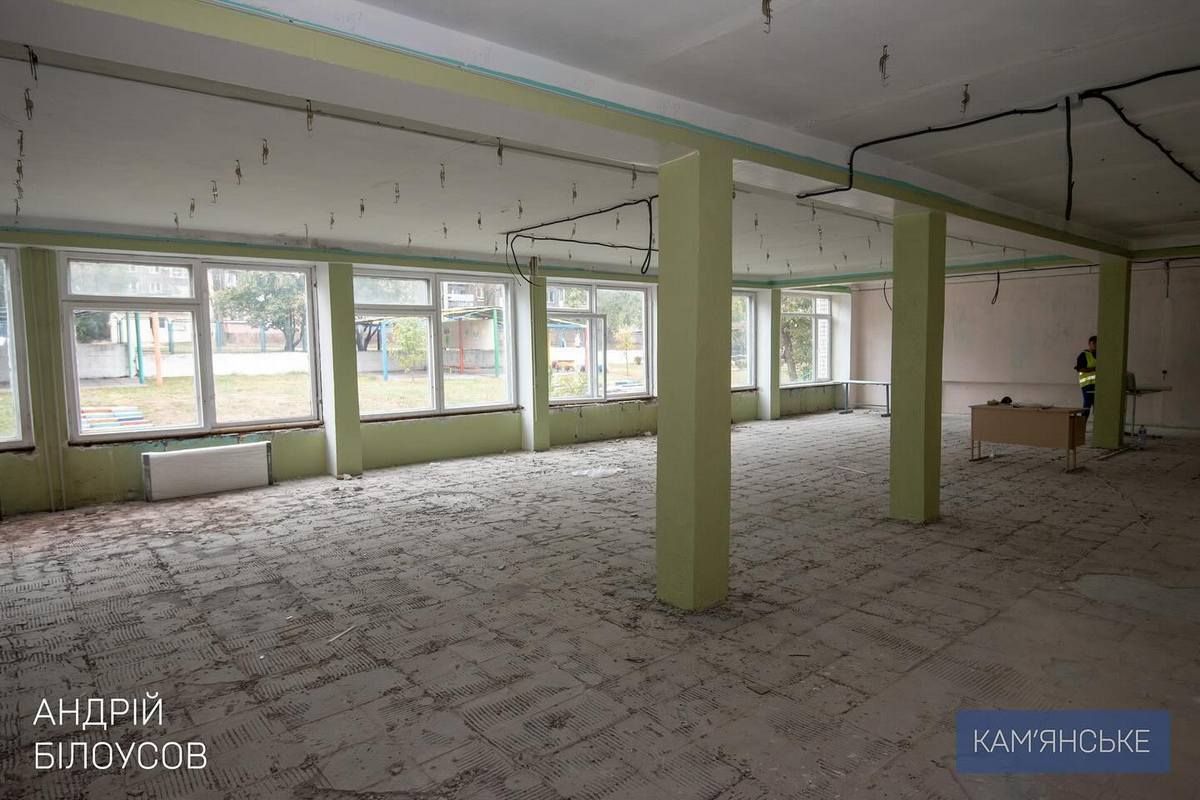 Тут виконують капітальний ремонт обідніх залів та харчоблоків  У Кам'янському проводять ремонти у навчальних закладах: мер міста перевірив хід робіт 6