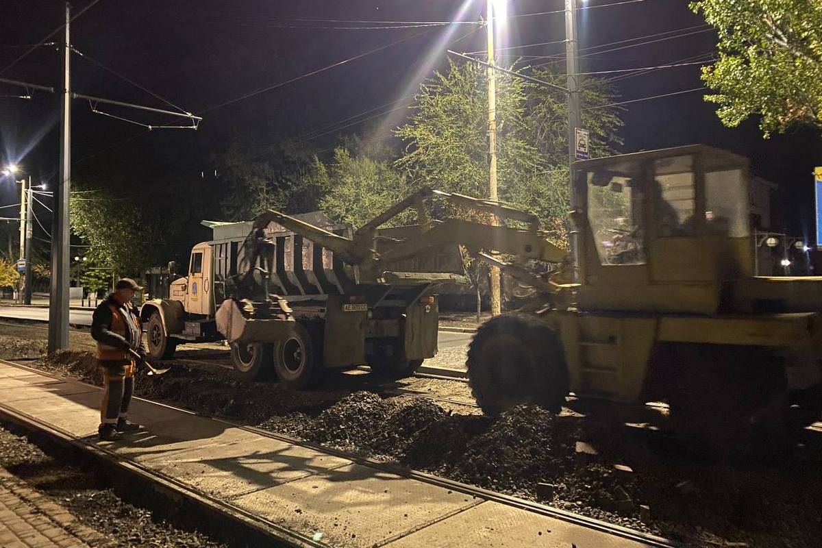 У Дніпрі тривають ремонтні роботи на Соборній площі У Дніпрі тривають ремонтні роботи на Соборній площі