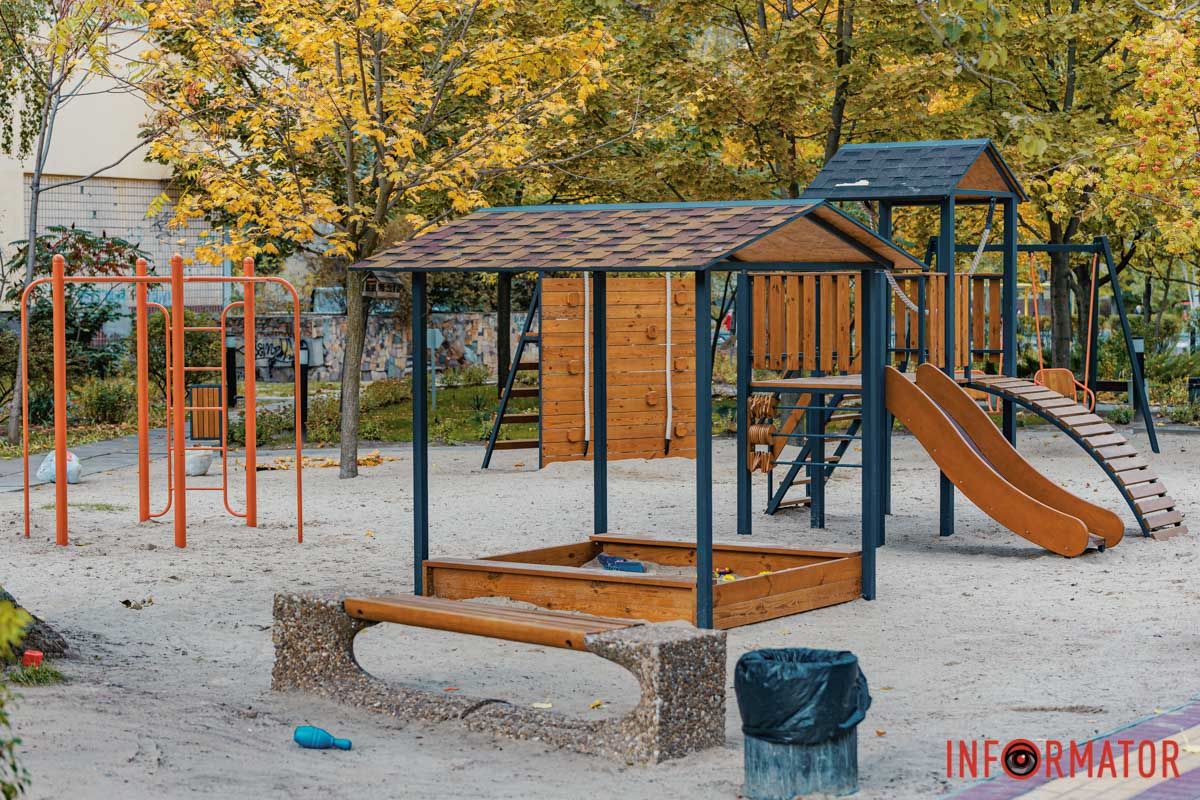 Также здесь альпийская стенка и рукоход Также здесь альпийская стенка и рукоход