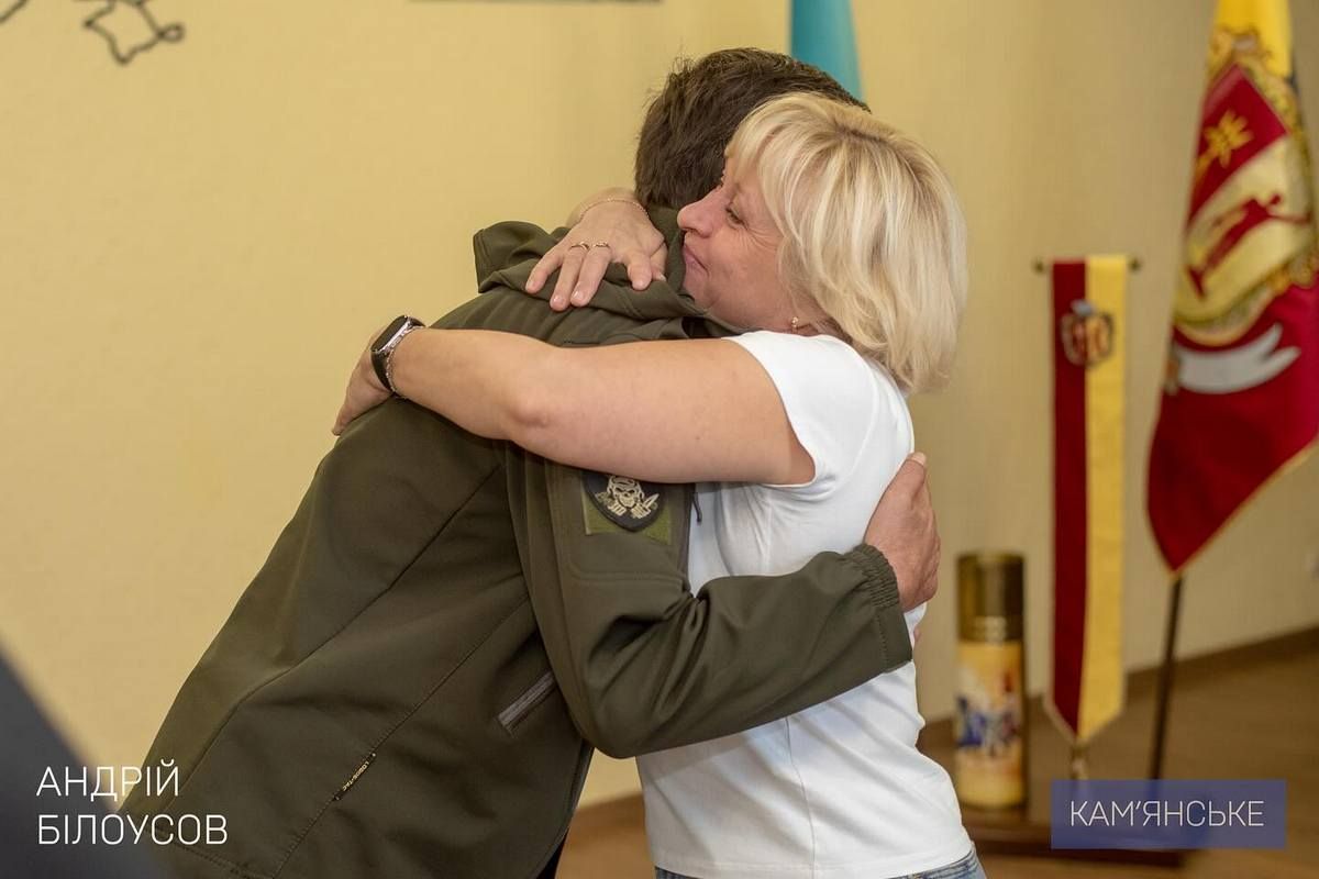 У Кам’янському передали РЕБи та планшети військовим 3